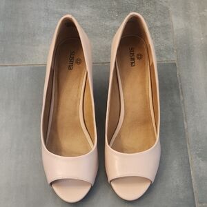 Susina Women's Cream Peep-Toe Heels